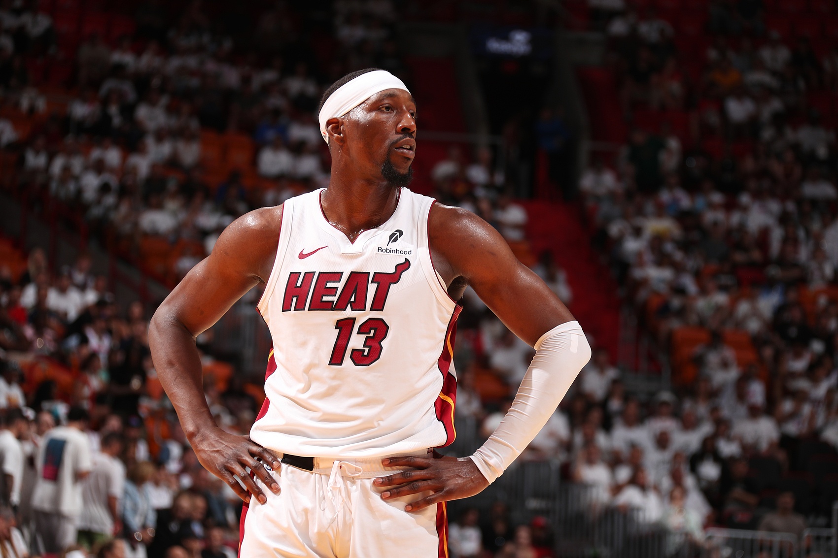 鲍威尔：我和阿德巴约一起打球的时间不长 但是我们正在培养默契